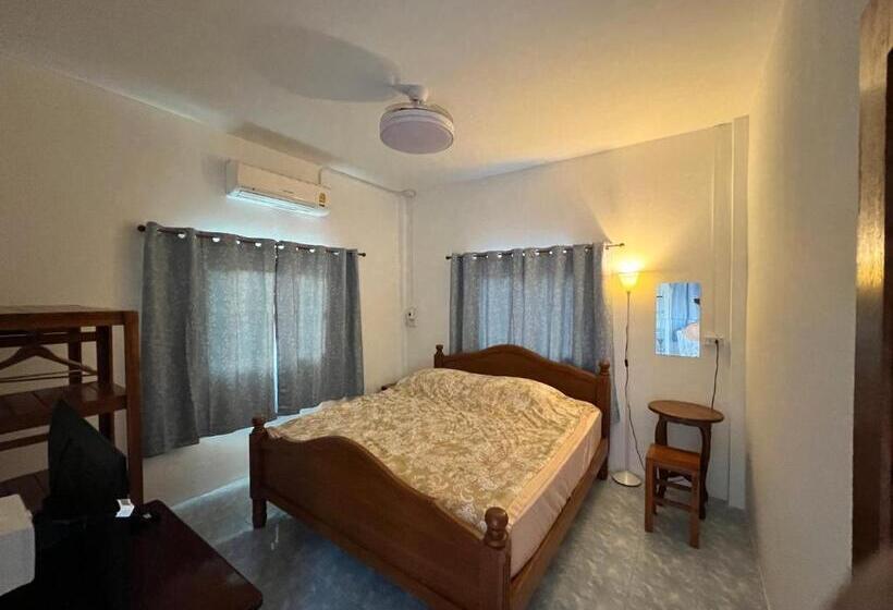 اتاق استاندارد با چشم‌انداز کوهستان, บ้านโรสแมรี่ By ชมภู ชุมแพ โฮมสเตย์ ไร่คุณต๋ง