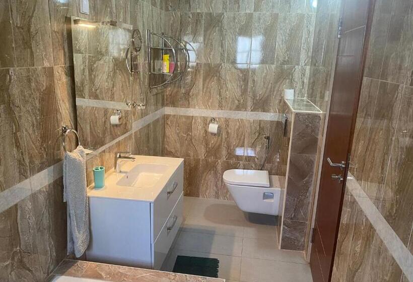 اتاق استاندارد با تخت بزرگ, The Landing Lodge Abidjan