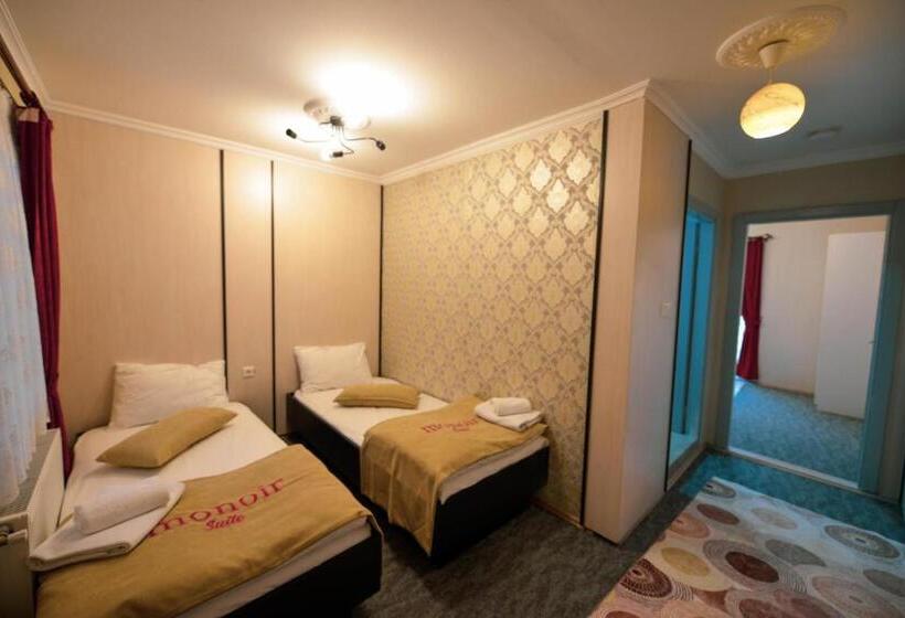 带阳台套房, Monoi̇r Sui̇te Apart In Uzungöl