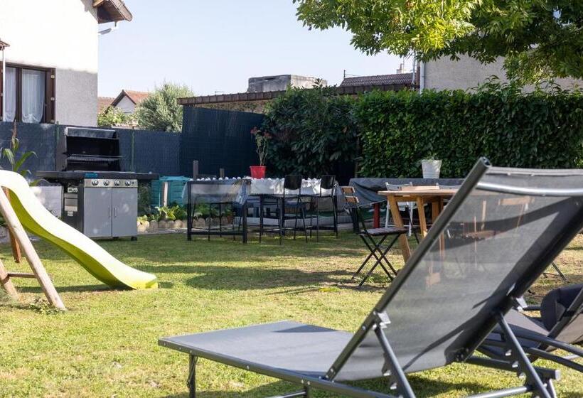 Номер Стандарт Трехместный, Paradis Chambres D Hôtes Proche Paris   Aéroport Charles De Gaulle Airport   Parc Des Exposition Vil