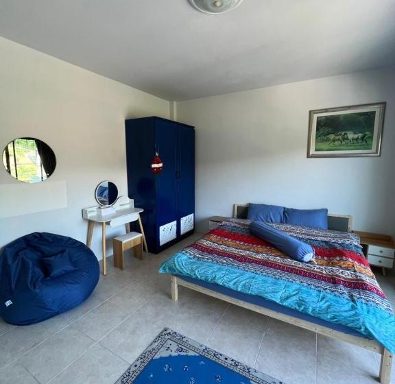 バルコニー付きスタンダードルーム, Petunya Phuket Guest House