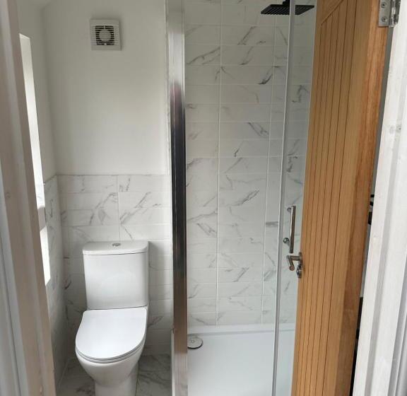 استودیوی لوکس, Sun Guest House Cambridge