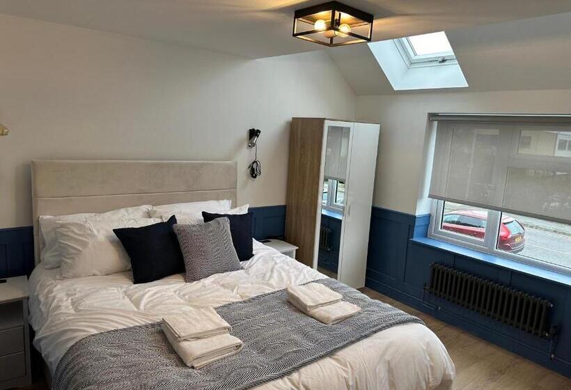 استودیوی لوکس, Sun Guest House Cambridge