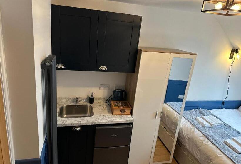 استودیوی استاندارد, Sun Guest House Cambridge