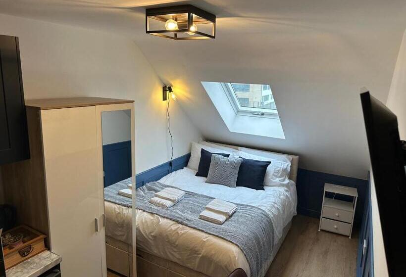 استودیوی استاندارد, Sun Guest House Cambridge