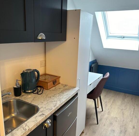 استودیوی استاندارد, Sun Guest House Cambridge