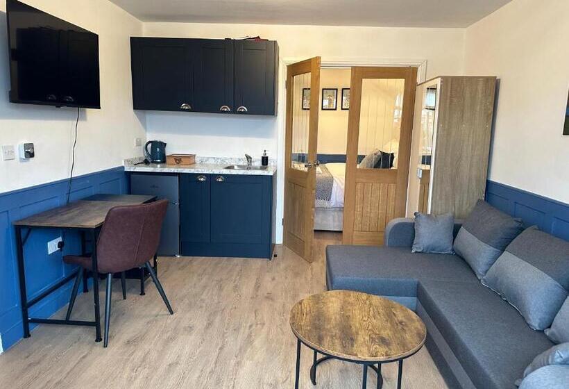 سوییت, Sun Guest House Cambridge