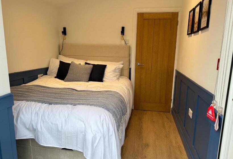 استودیو خانوادگی, Sun Guest House Cambridge