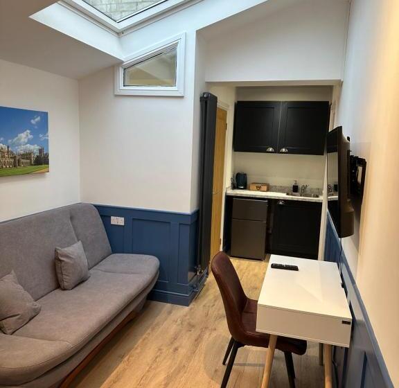 استودیو خانوادگی, Sun Guest House Cambridge