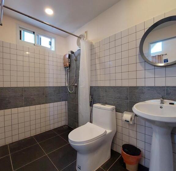 اتاق خانوادگی, Raintrary House เรนทารี่เฮ้าส์ นครพนม