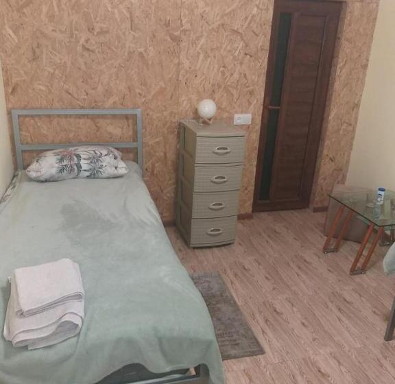 Номер Стандарт, Lucy B&b