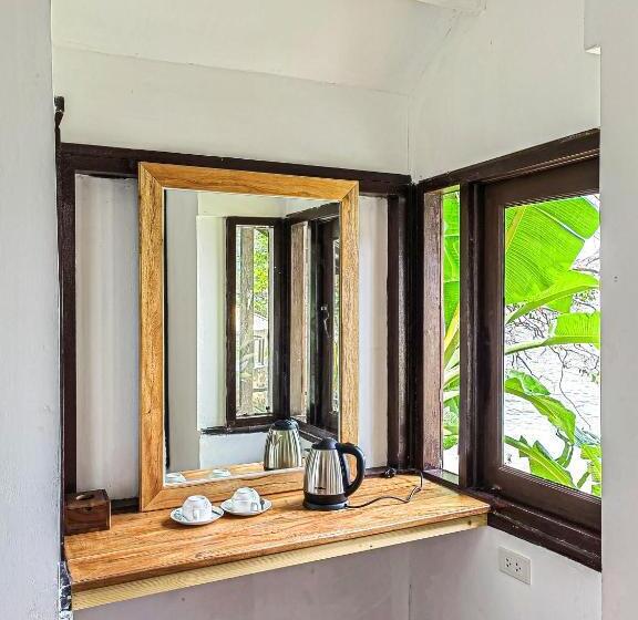 غرفة قياسية مزوَّدة بشُرفة, Phi Phi Private Beach Resort