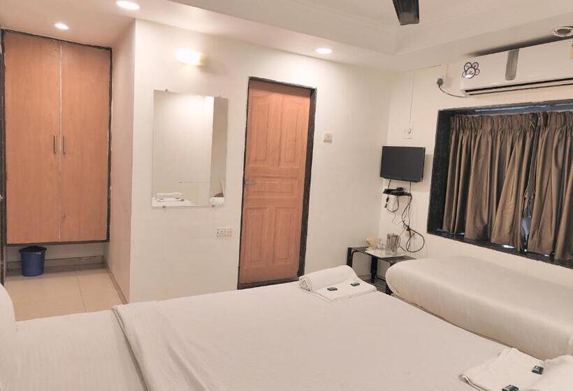 Quarto Triplo Estandar, Vrs Satkar