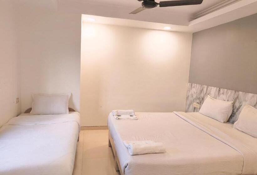 Quarto Triplo Estandar, Vrs Satkar