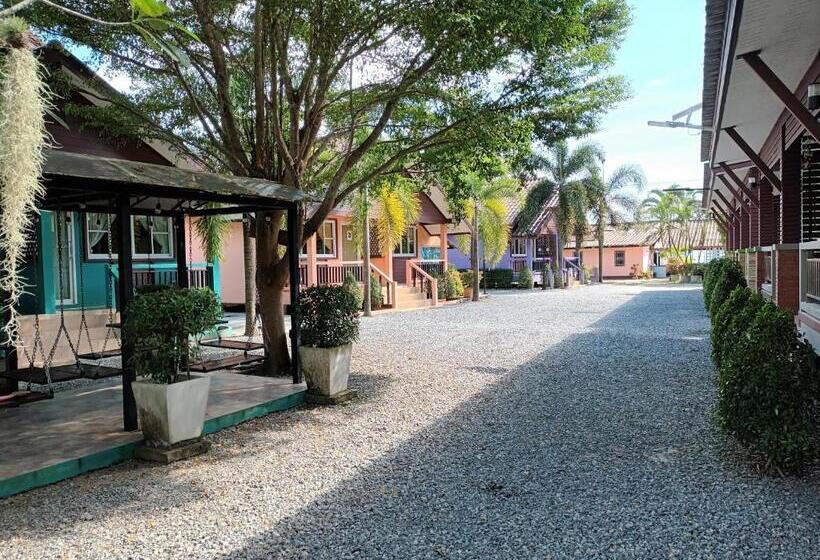 Номер Стандарт, Krajomsai Resort เจ้าของมุสลิมห้ามดื่มแอลกอฮอล์
