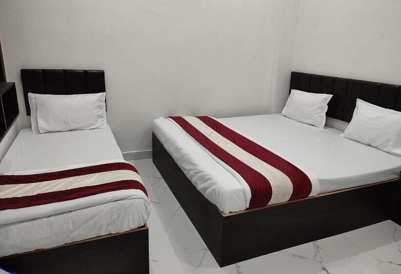 デラックストリプルルーム, Mahadev Inn