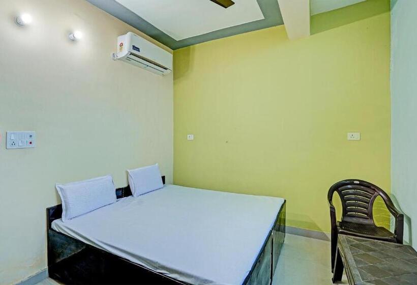 三人经典房间, Oyo R.k Bohra Guest House