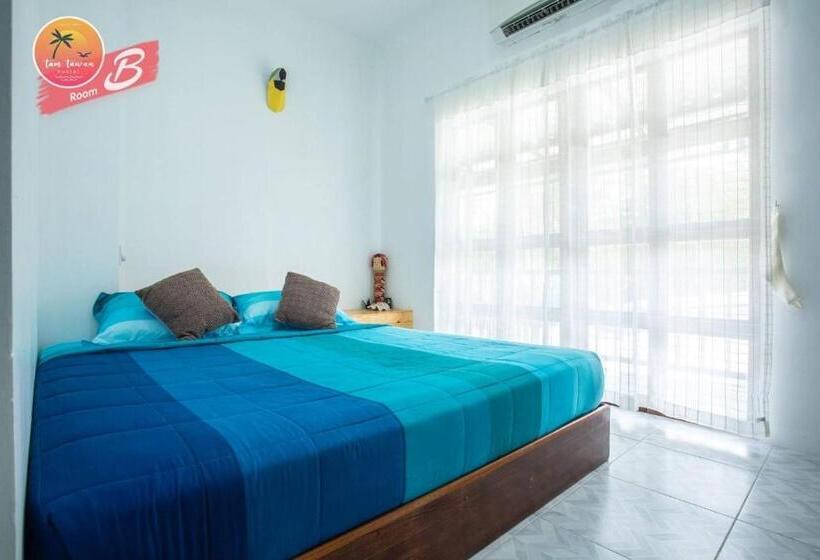 Номер Стандарт с Балконом, Tamtawan Guesthouse   ตามตะวันเกสเฮ้าส์