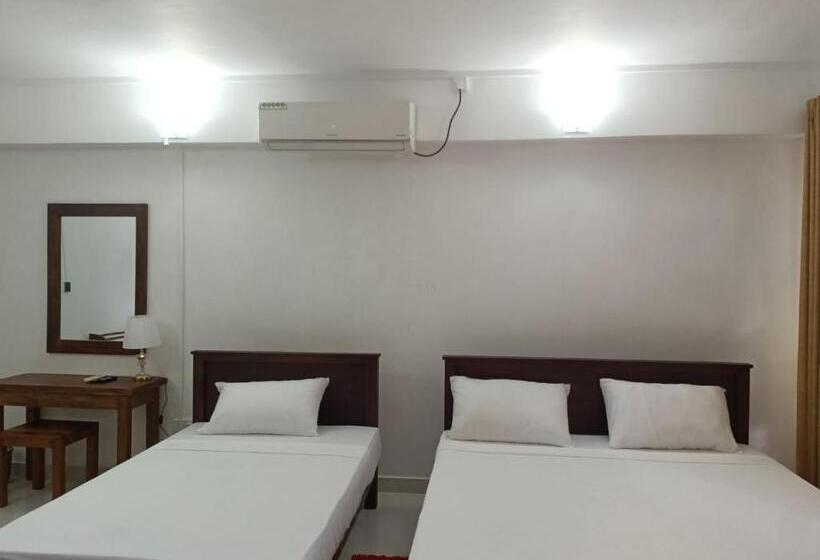 اتاق استاندارد سه تخته با بالکن, Spice Village Hotel & Restaurant