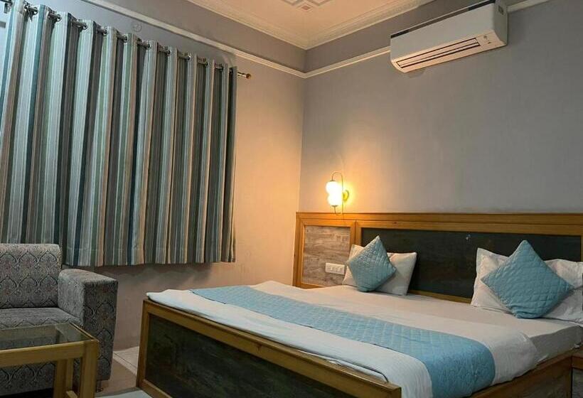 Номер Стандарт, The Circle Era   An Aesthetic Hostel By Shivaneel Hospitality