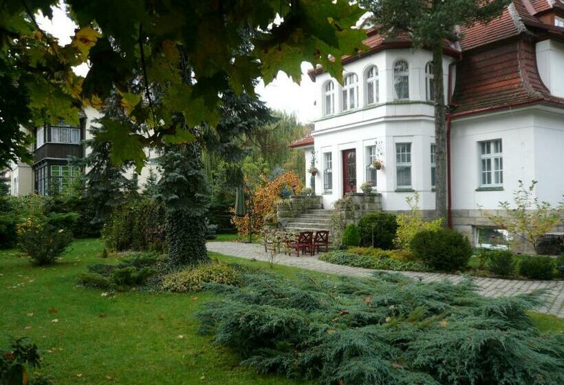 Апартаменты 1 Спальня с Террасой, Dworek Genny