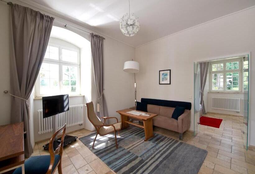 Полулюкс, Pałac Pakoszów Schlosshotel Wernersdorf