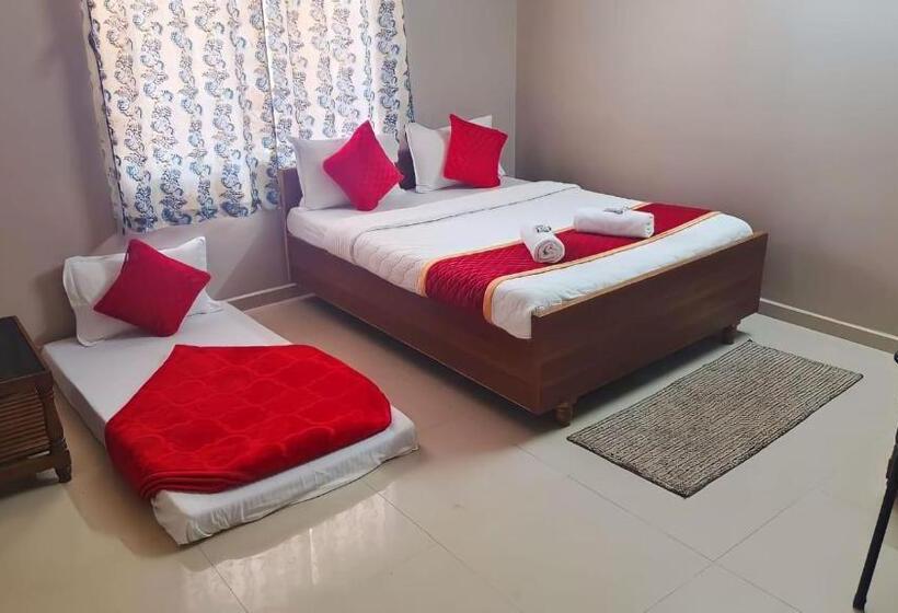 Quarto Familiar, Aaranya Inn Ooty