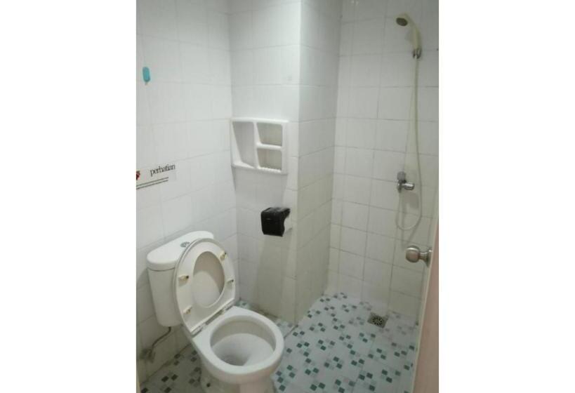 Номер Стандарт, Oyo 93383 Wisma Kencana Puteri