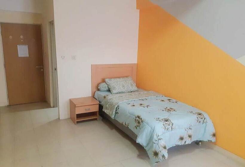Номер Стандарт Индивидуальный, Oyo 93383 Wisma Kencana Puteri