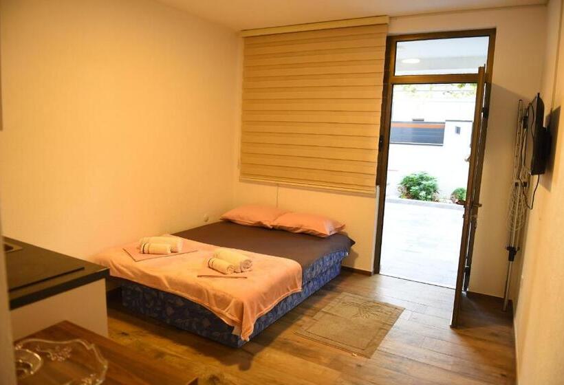 آپارتمان 1 خوابه, Apartmani Sutomore Tri Palme