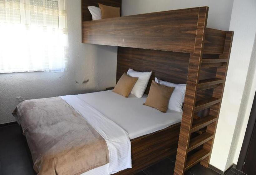 اتاق استاندارد با بالکن, Apartmani Sutomore Tri Palme