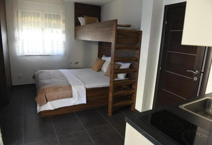 اتاق استاندارد با بالکن, Apartmani Sutomore Tri Palme