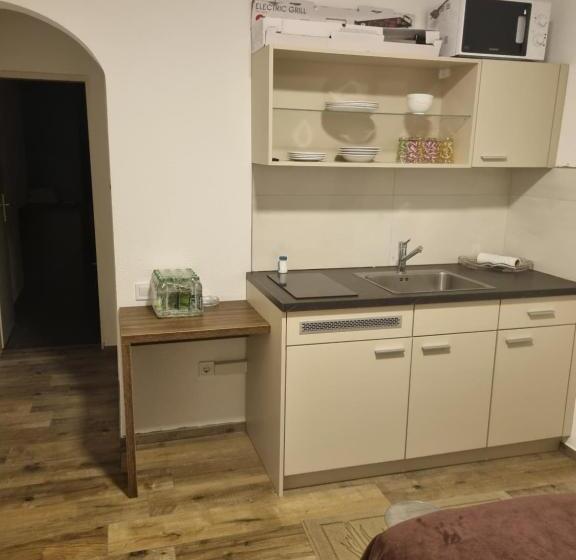 آپارتمان 1 خوابه, Apartmani Sutomore Tri Palme