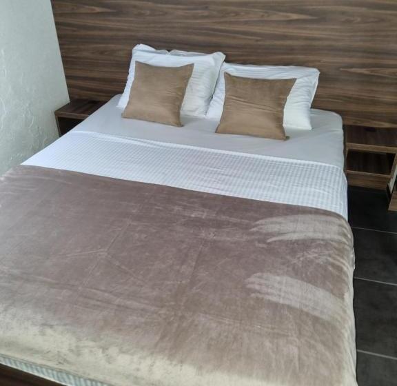 اتاق استاندارد با بالکن, Apartmani Sutomore Tri Palme