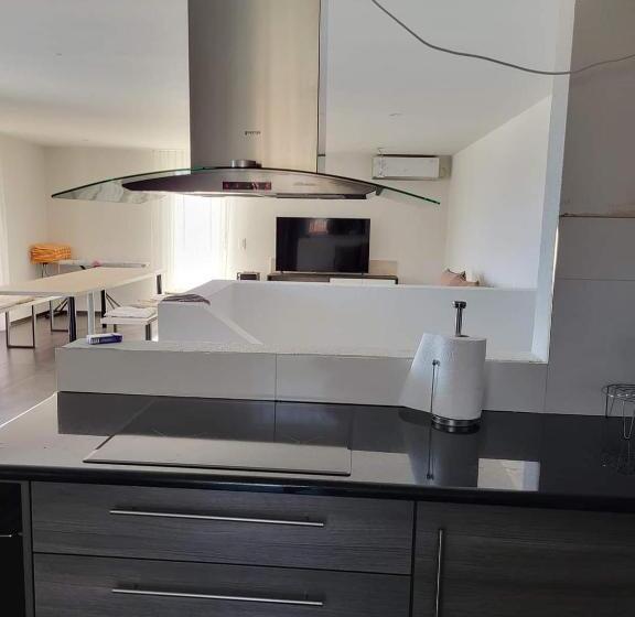 1 Bedroom Penthouse Apartment, Apartmani Sutomore Tri Palme