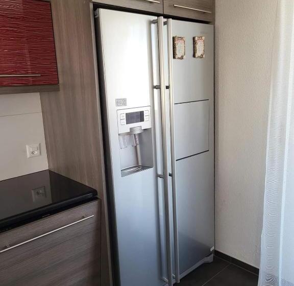 1 Bedroom Penthouse Apartment, Apartmani Sutomore Tri Palme