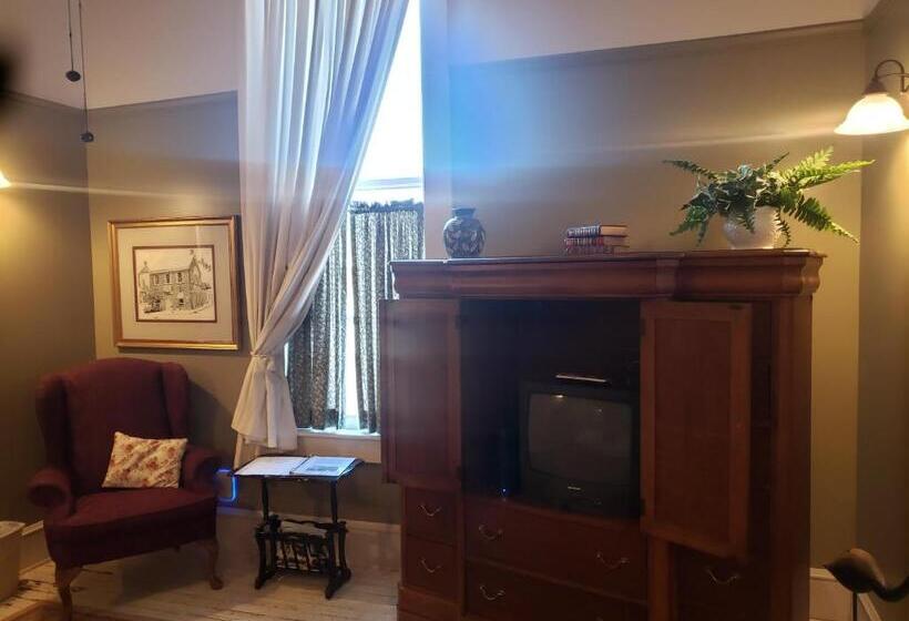 자쿠지 스위트, The Eagle S Nest Inn