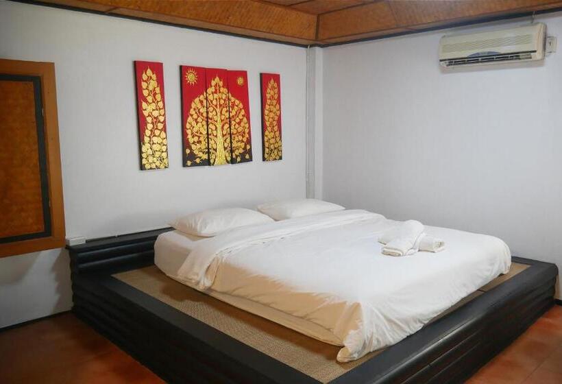 اتاق استاندارد با بالکن, Big Elk Steak House   Homestay