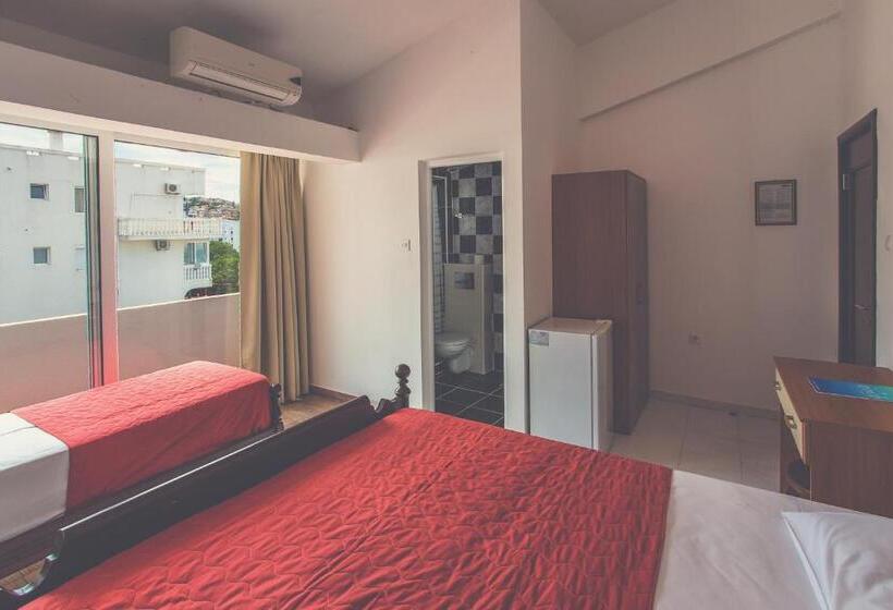 اتاق راحتی سه تخته, David Apartments And Rooms