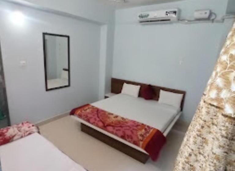 Номер Deluxe, Adiraj Palace And Lodging, Shani Shingnapur