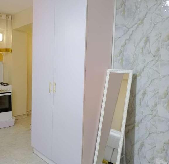 استودیوی لوکس, Airport Studio Apartments Jkia
