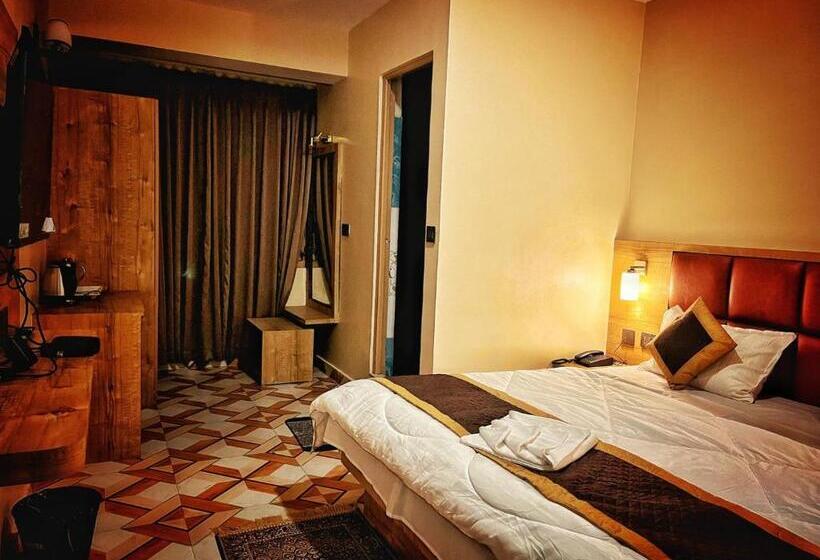 اتاق لوکس, Broz Nazom Retreat Gangtok