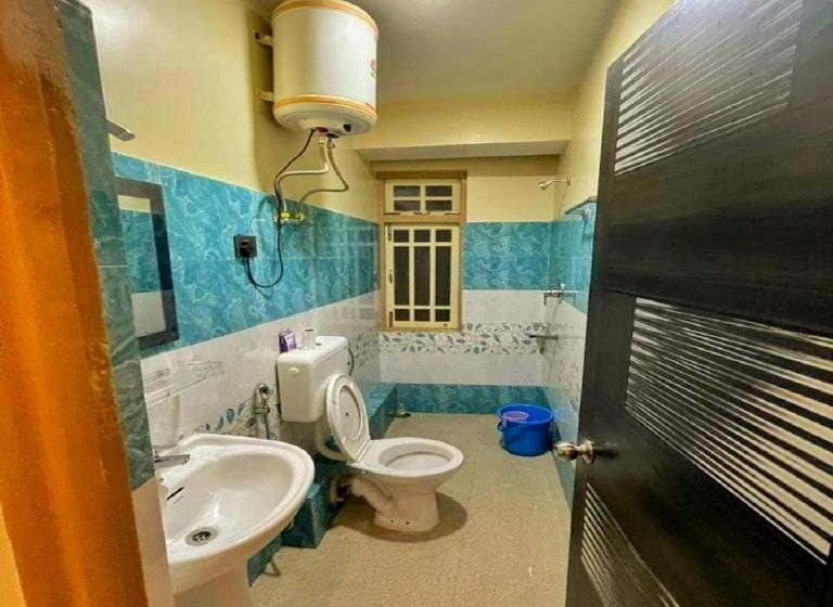 اتاق لوکس سه تخته, Broz Nazom Retreat Gangtok