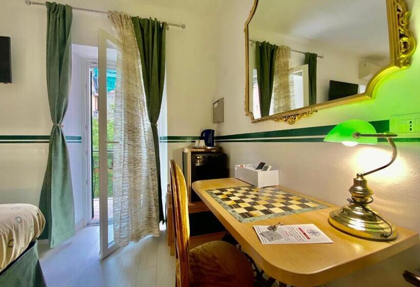 Superior Room with Terrace, The Manarola Main Plaza
