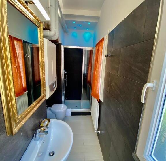 Superior Room with Terrace, The Manarola Main Plaza