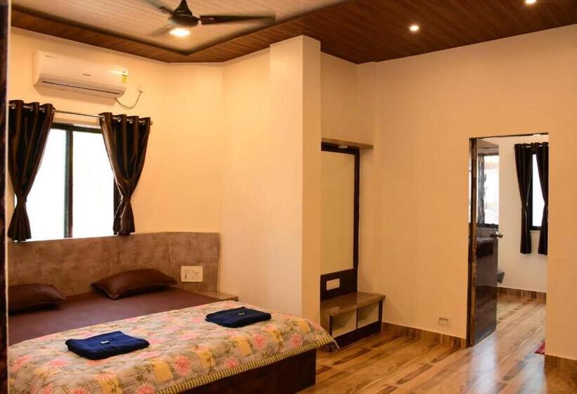 Семейный Номер, Suyog Hotel,matheran