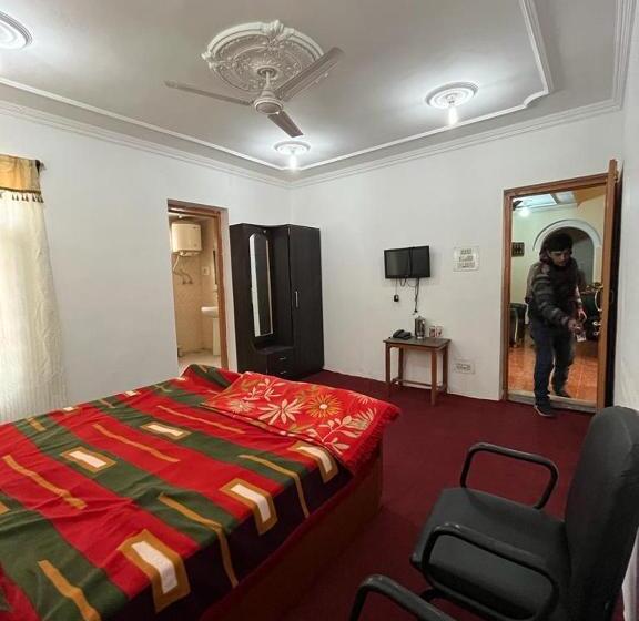 Номер Стандарт, Johns Palace