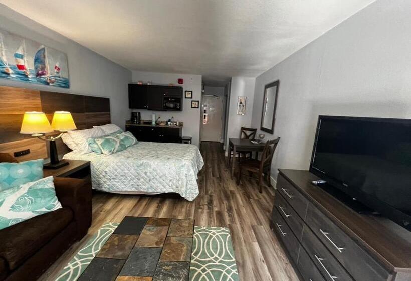 Standard Studio, Upgraded Studio At Landmark Resort ! 17 Pools, Lazy Rivers, Jacuzzis! 814