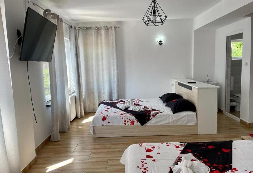 اتاق استاندارد چهار تخته, Casa Francisc