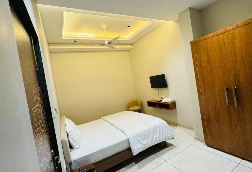 Номер Deluxe, Hari Leela Fort View Palace